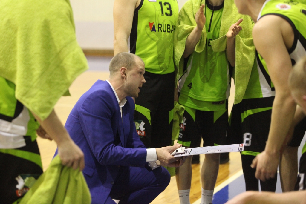 Visi gribēja ļoti uzvarēt, un, ja būtu šādi cīnījušies pirmajā spēlē, rezultāts būtu citādāks,” uzsver galvenais treneris Artūrs Brūniņš. 	
Autors: Gatis Bogdanovs