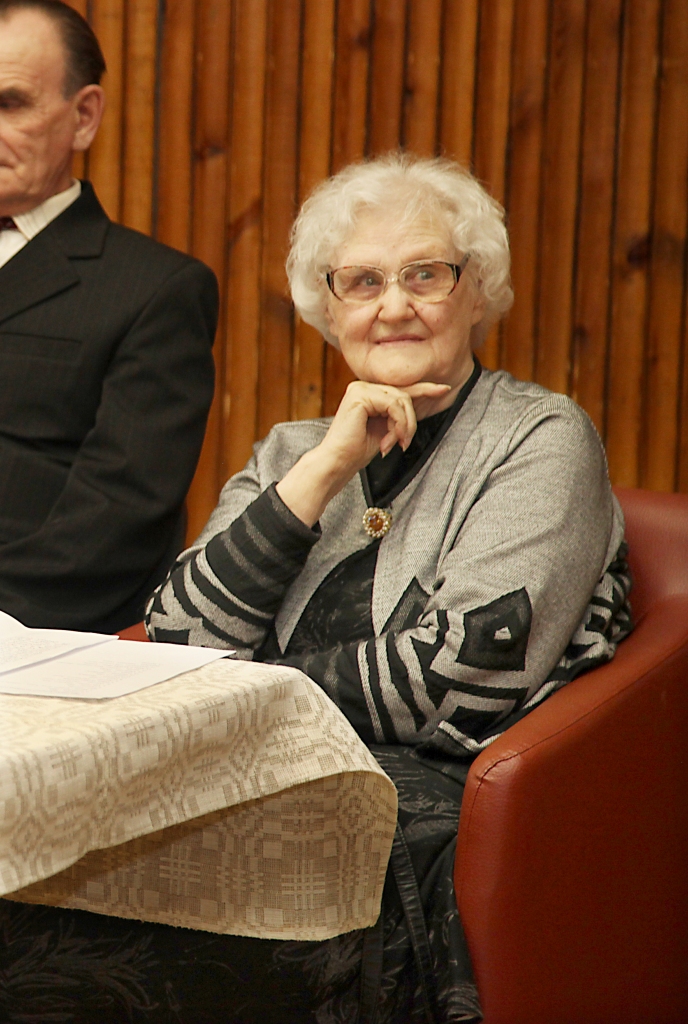 “Arī pēdējā dzejas krājumā “Silts mīļums”, par kuru paldies Stāķu pamatskolas direktorei, domas saistās pie Latvijas, tās senčiem un tagadnes,” uzsver Vija Poļaka.
Autors: Gatis Bogdanovs