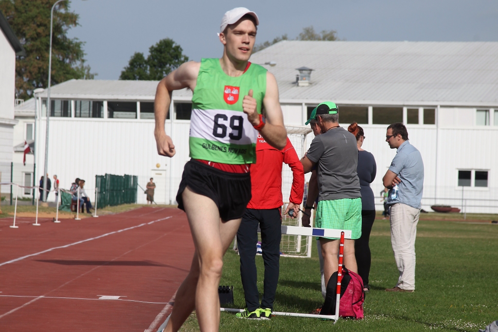 Sīvā cīņā Edagram Gjačam šoreiz - sudrabs. 
Autors: no “Dzirksteles” arhīva