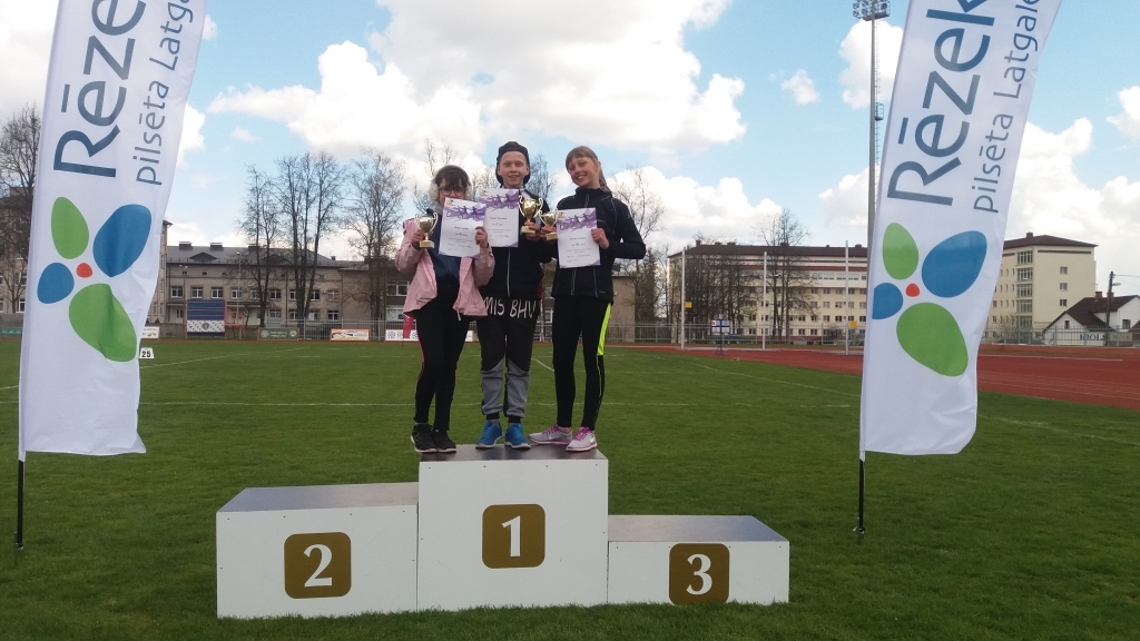 Ērika, Toms un Sanija (no kreisās).  
Autors: no personiskā arhīva