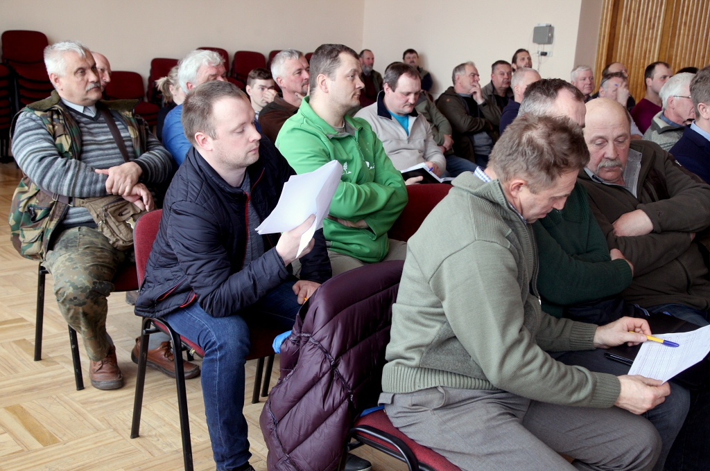 Sanāksmes dalībniekiem bija liela interese par piešķirtajiem medījamo dzīvnieku limitiem. 
Autors: Gatis Bogdanovs