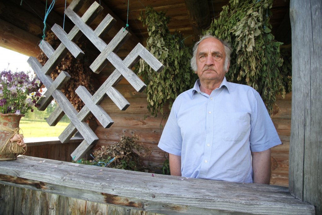 Andulis Dzenis skaidro, ka šajā zīmē pie pirts ir apvienoti vairāku zīmju elementi, kas palīdz labāk apgūt senču zināšanas, izjust laika ritu un gadskārtu svētkus.                                                                            
Autors: Ginta Alberte