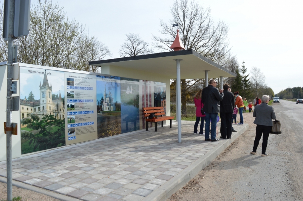 Pieturvieta pagriezienā uz Stāmerienu.
Autors: www.visitgulbene.lv