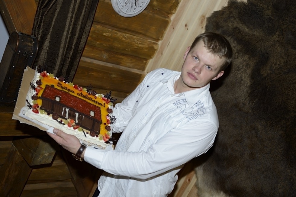 Atpūtas kompleksā “Dīķsalas” piedāvā izbraucienus ar bagiju un katamarānu, šaušanu ar loku un arbaletu, makšķerēšanu, ir velosipēdu noma, var relaksēties pirtī un āra ūdens kublā. Romantiskākai gaisotnei var izmantot LUX namiņu uz salas.
Autors: no “Dzirksteles” arhīva