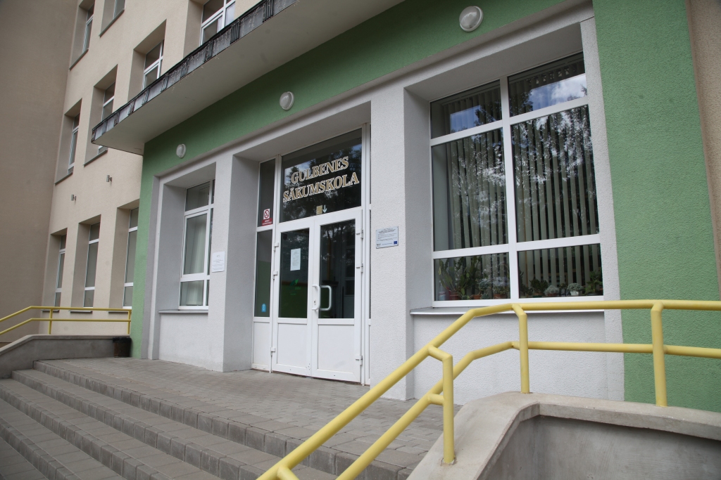 Mācību gads tuvojas. Vairāk nekā 30 pirmklasnieku par savu skolu izvēlējušies Gulbenes sākumskolu.	
Autors: Gatis Bogdanovs