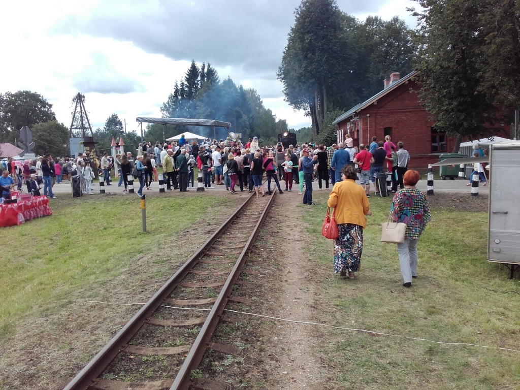 Autors: publicitātes