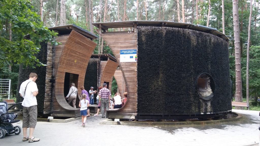 Minerālūdens iztvaikošanas paviljonā-tornī “Druskupis” atrodas minerālūdens strūklaka un sāls galerija.
Autors: Pārsla Konrāde