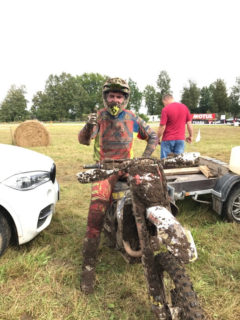 Edgars Rudītis savā E2 klasē uzrādīja labu sniegumu par spīti tam, ka viņam kā motokrosa braucējam varbūt bija grūtāk pierast pie enduro stila trases, bet, kā viņš uzsver, diezgan veiksmīgi izdevās nobraukt.
Autors: no personiskā arhīva