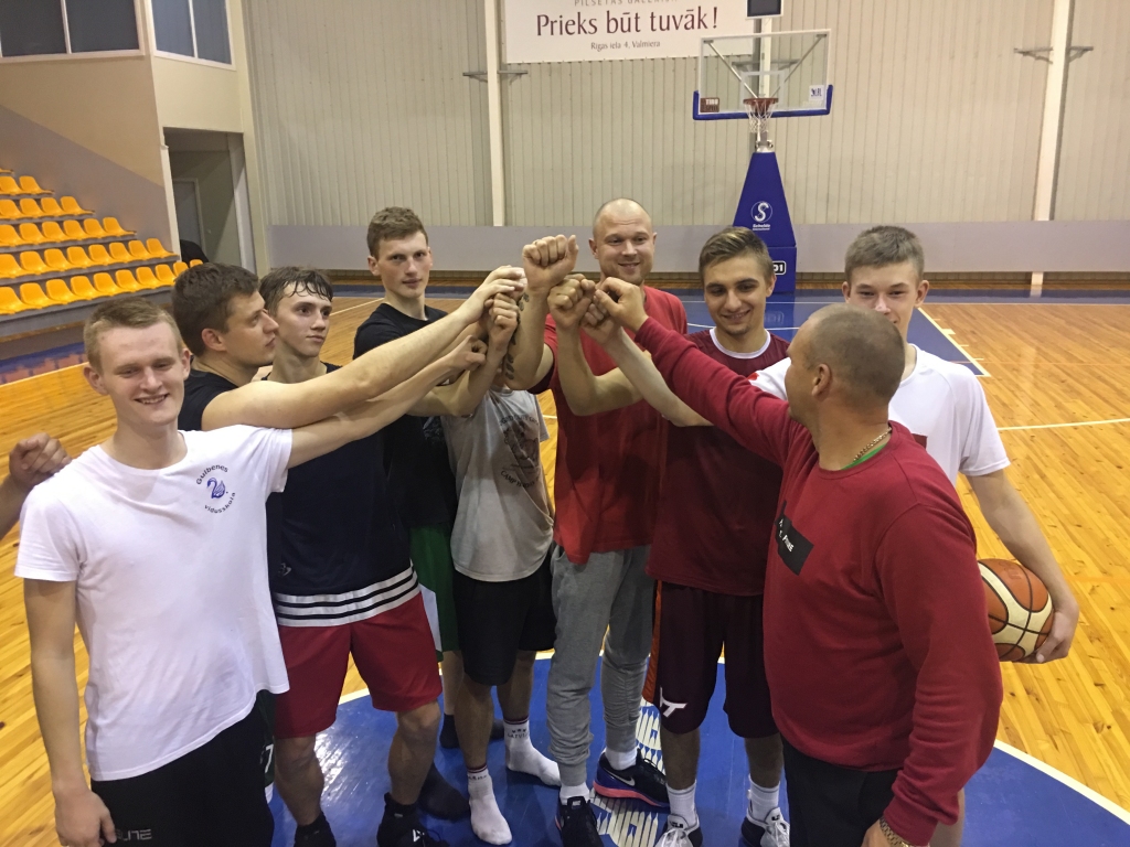 Nostalģija, cerība un dzīvība – tas viss Gulbenei ir “Buki”. Fani vienmēr ir teikuši un teiks: ““Buki” - labākie!” Jaunajā sezonā komanda grib spēlēt skaistu basketbolu  un pierādīt, ka “Bukus” iznīcināt nevar. Lai neviens to necenšas darīt! 	
Autors: Diāna Odumiņa