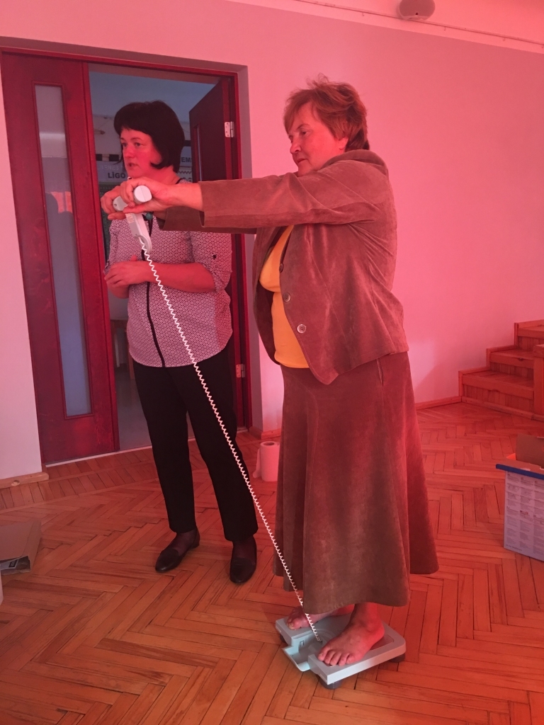 Katram ir derīgi zināt savu ķermeņa masas indeksu. Kā to izmērīt, ar kādu mēraparātu? To visu var uzzināt ikviens, kurš atnāk un piedalās novada sociālā dienesta organizētajos pasāakumos veselību veicinošajā projektā. 	
Autors: Diāna Odumiņa