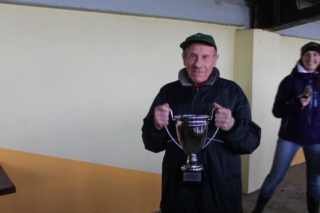 Dzimis gulbenietis, kurš iet pazīstamā soļotāja Viktora Kazāka pēdās. Tā var teikt par Andreju Vācieti. Viņam ir 82 gadi, ir pārciestas vairākas kāju operācijas, tomēr viņš stingri stāv uz kājām un soļo ne tikai sacensībās, bet arī ikdienā nosoļo 7 līdz 12 kilometrus.
Autors: Ziedonis Lazdiņš