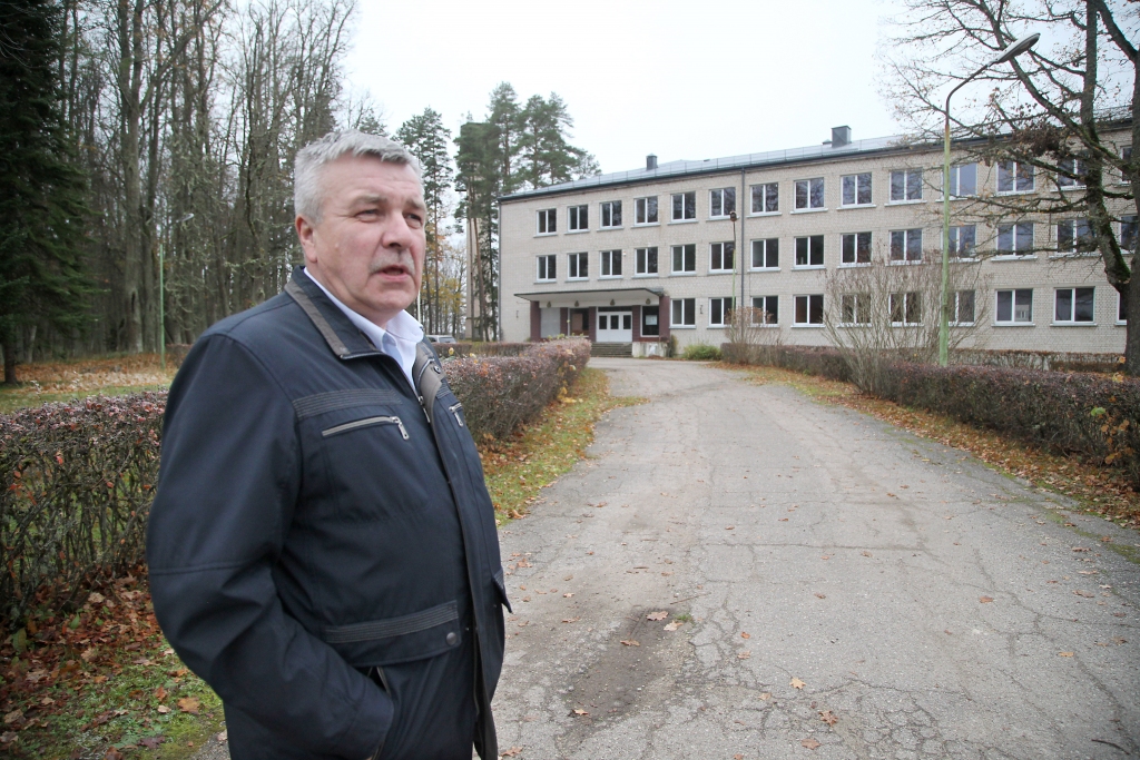 Pieprasījums ir, mainās arī uzskati par veco cilvēku aprūpi – Gulbenes novads kļūst eiropeisks. Tā par liela un moderna sociālās aprūpes centra nepieciešamību Jaungulbenē domā novada sociālā dienesta vadītājs Jānis Antaņevičs. 	
Autors: Gatis Bogdanovs