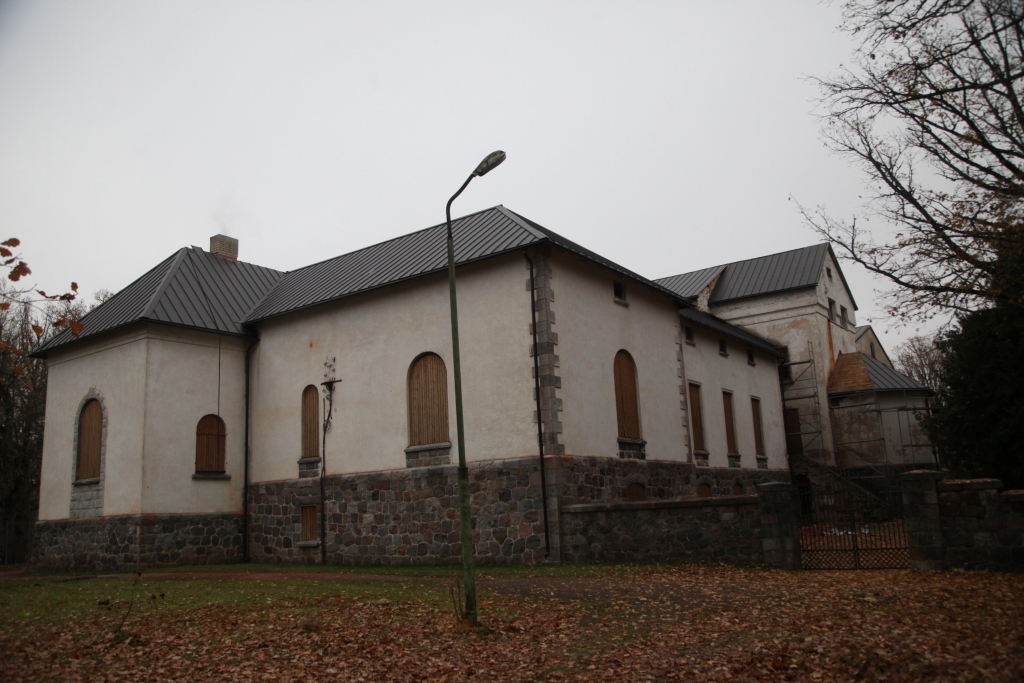 Pēc divām nedēļām Jaungulbenes pilij būs nomainīts jau viss jumts. 
Autors: Gatis Bogdanovs