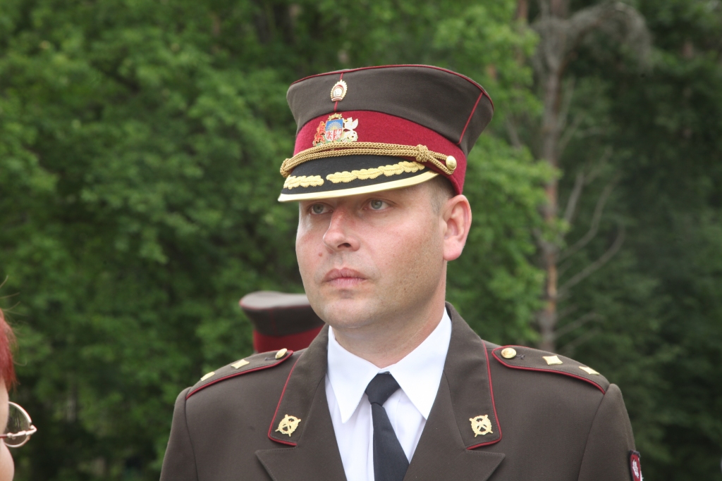 Bijušais Gulbenes Zemessardzes 25. kājnieku bataljona komandieris, tagad - Latvijas Republikas Aizsardzības ministrijas Militāro pārstāvju grupas štāba virsnieks NATO štābā Nīderlandē, pulkvežleitnants Normunds Baranovs.
Autors: no Dzirksteles arhīva