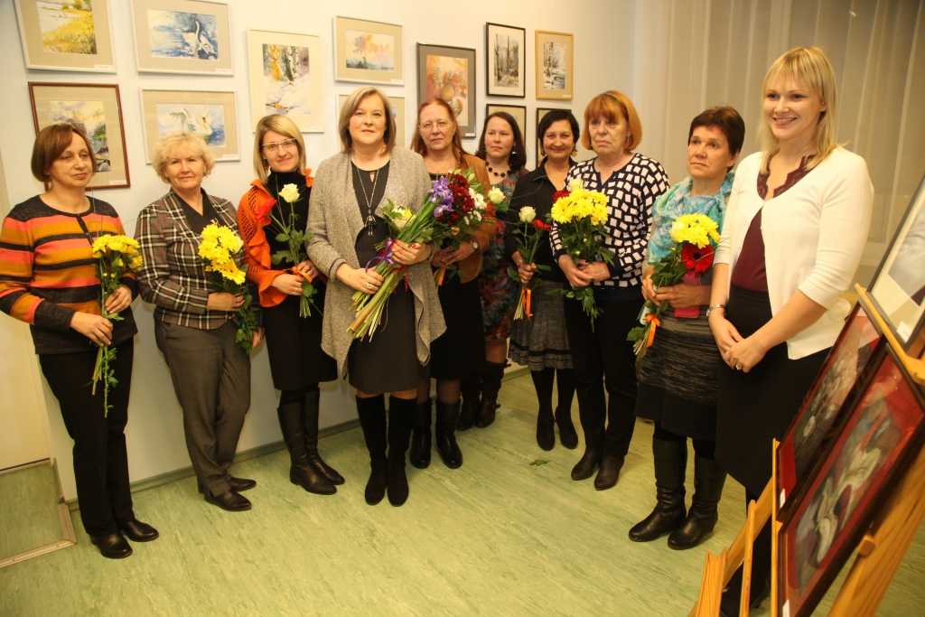 Mājīgā un sirsnīgā atmosfērā radošās apvienības “Piektā Māja” dalībnieces pulcējās uz savu darbu izstādes atklāšanu.	
Autors: Gatis Bogdanovs