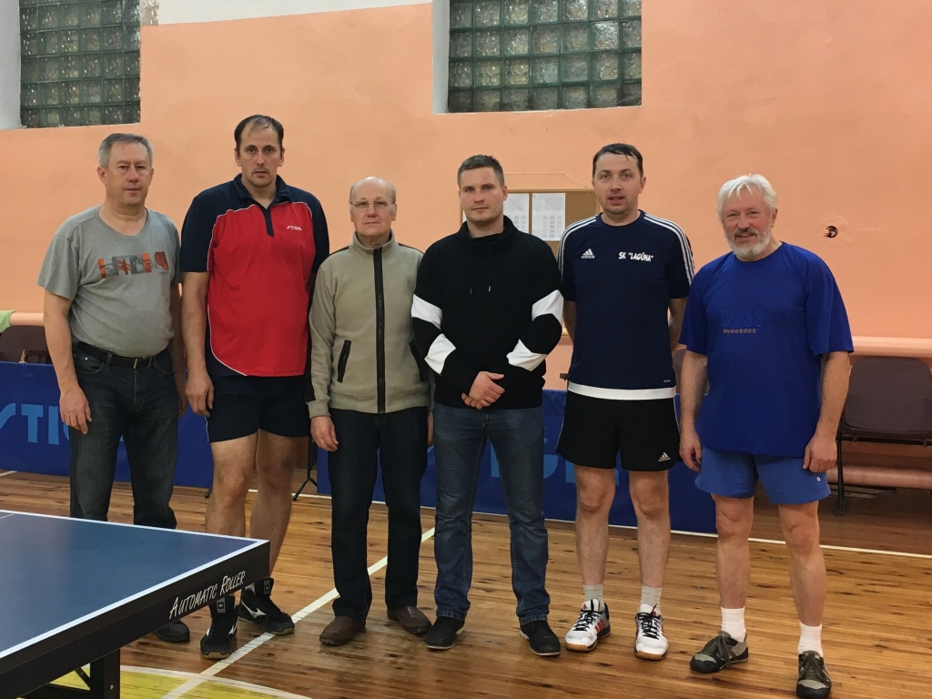 “Staru kausa 2018” 2.kārtas pirmo sešu vietu ieguvēji (no kreisās): Agris Koris (1.vieta), Dainis Neilands (2.vieta), Guntis Lezdiņš (3.vieta), Mārtiņš Ribakovs (4.vieta), Aivars Dulbergs (5.vieta) un Andrejs Rešetņikovs (6.vieta). 	
Autors: no personiskā arhīva