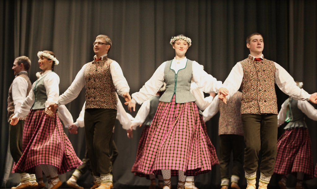 “Zelta Rūsiņš”, “Veiksme” (attēlā) un “Vērdiņš” 2017.gada repertuāra pārbaudes skatē ieguva augstāko pakāpi, bet nākamā gada pārbaudes skatē cīnīsies par iespēju piedalīties ne tikai svētku lieluzvedumā, bet arī koncertā “Vēl simts gadi dejai”, kas notiks arēnā “Rīga”. 
Autors: no arhīva