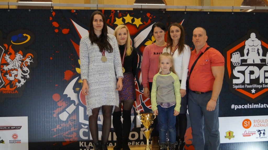 Kopumā 67 dalībnieki no dažādām Latvijas vietām, arī no Gulbenes, pagājušajā sestdienā pulcējās Siguldā, lai cīnītos Latvijas čempionātā klasiskajā spēka trīscīņā. 	
Autors: no personiskā arhīva