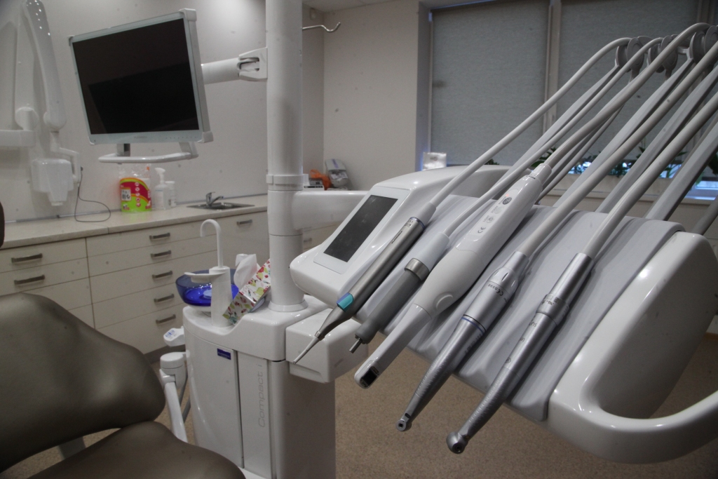 SIA “Gulbenes zobārstniecība” kabinets ir iekārtots un aprīkots ar jaunām, modernām iekārtām.  
Autors: Gatis Bogdanovs