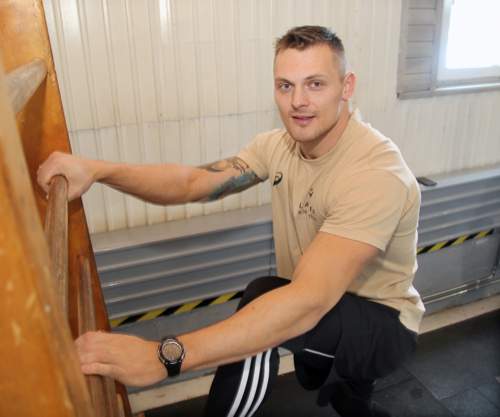 Uzreiz pēc sarunas ar “Dzirksteli” Daumants Dreiškens steidz uz sporta zāli Gulbenes sporta skolā. Atslābt nevar, ir jābūt formā!  
Autors: Gatis Bogdanovs