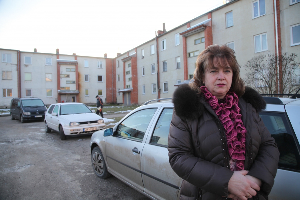 “Līgumus joprojām vairums iedzīvotāju nav parakstījuši. To ir izdarījuši tikai četru dzīvokļu īpašnieki mūsu mājā. Iedzīvotāji uzskata, ka tas tarifs nav pamatots,