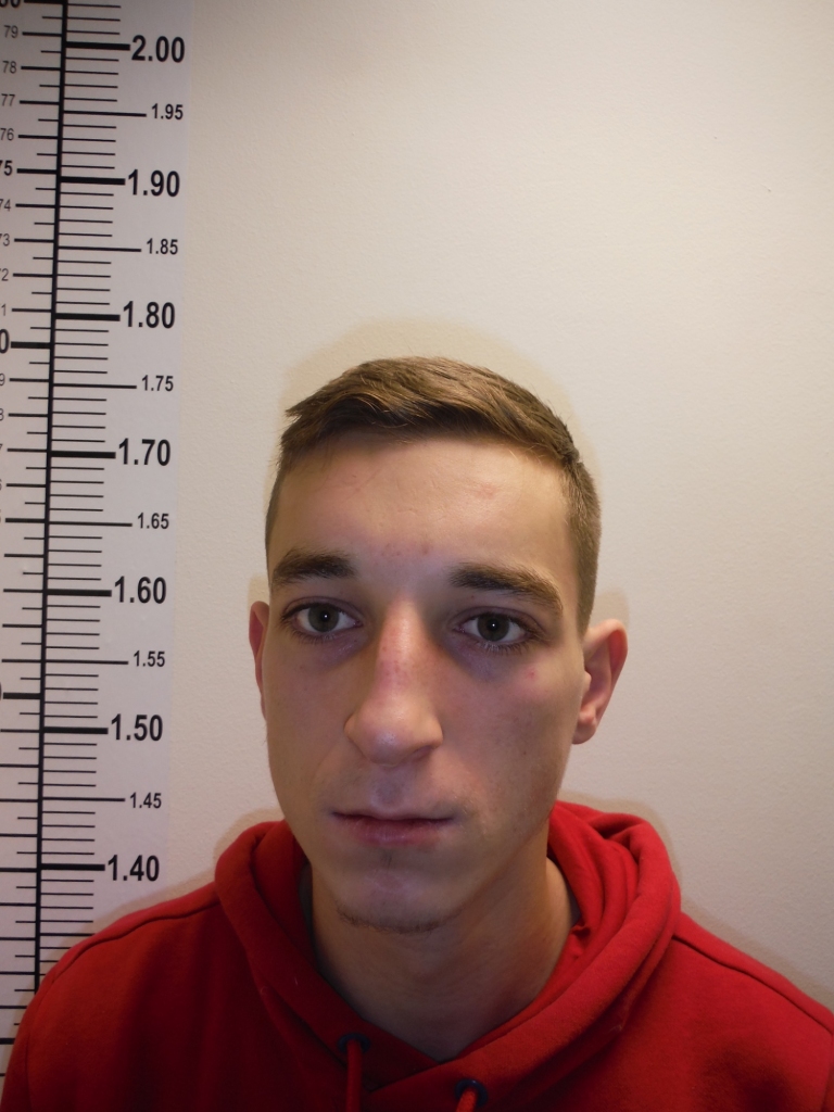 Policija aicina atsaukties ikvienu, kurš ir cietis no attēlā redzamās personas pretlikumīgajām darbībām, zvanot uz tālruņa numuriem 29739611, 64201360 vai 110.
Autors: no policijas arhīva