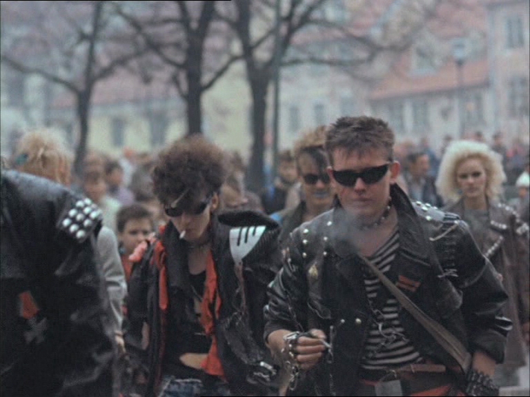 “Vai viegli būt jaunam?” (1986, Kultūras kanona dokumentālā filma, režisors Juris Podnieks).