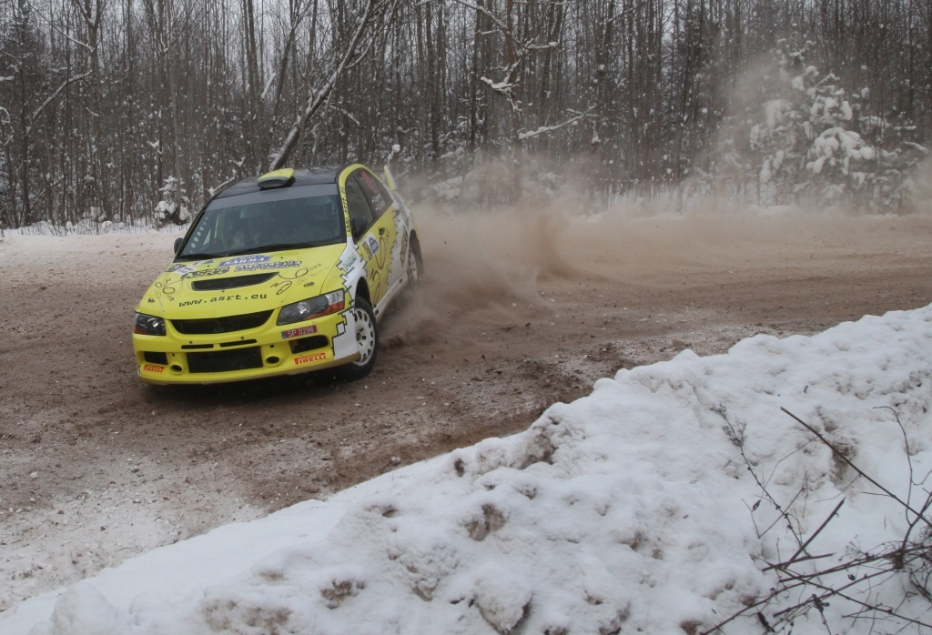 Lai gan pats Gatis Cimdiņš uzsver, ka no dalības rallijos viņš pamazām sāk “izkrist”, tomēr vēl 2016 gadā rallijā “Sarma 2016” viņš startēja kopā ar bijušo gulbenieti Aināru Igaveņu.
Autors: no Dzirksteles arhīva