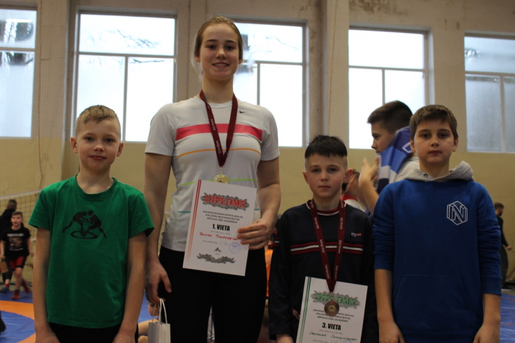 Sacensībās vislabāk veicās Raivitai Timofejevai, kura svara kategorijā līdz +65 kg izcīnīja 1.vietu. 
Autors: no perso niskā arhīva