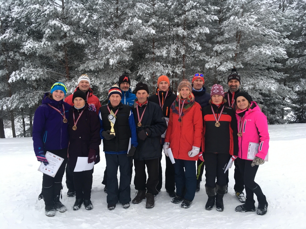 Mūsu distanču slēpotāji gandarīti par pārliecinošo uzvaru veterānu sporta spēlēs.
Autors: no personiskā albūma