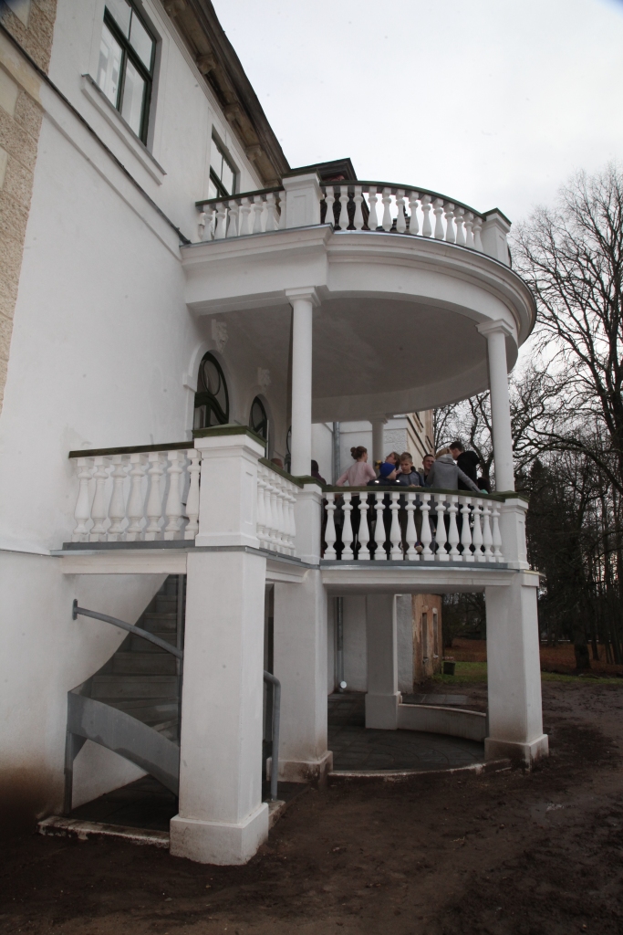 Gulbenes novada pašvaldība 2018.gada sākumā skatei „Gada labākā būve Latvijā 2017“ nominācijā „Pārbūve” pieteica Stāmerienas pils balkonu ...
Autors: no arhīva