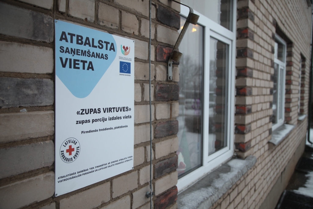 Paredzēts, ka pārtikas pakas ar aprīli tiks dalītas Sarkanajā Krustā.        
Autors: no Dzirksteles arhīva