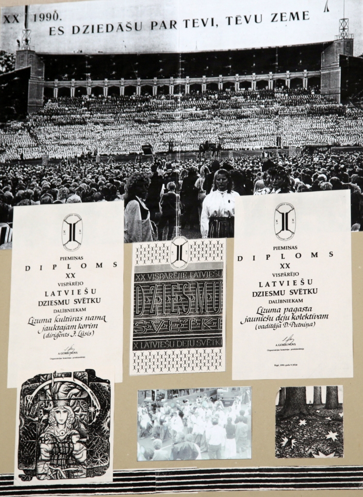 Lizuma kultūras namā ir apkopotas fotogrāfijas un dokumenti par pašdarbības kolektīvu panākumiem. Starp tiem ir arī planšete ar XX Dziesmu svētku afišu un Diplomiem korim un deju kolektīvam.
Autors: no Lizuma kultūras nama arhīva