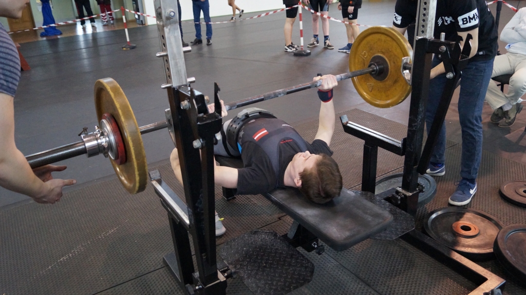 Jauniešu grupā 3.vietu savā svara kategorijā izcīnīja Alans Karuzins.                    
Autors: no personiskā albuma