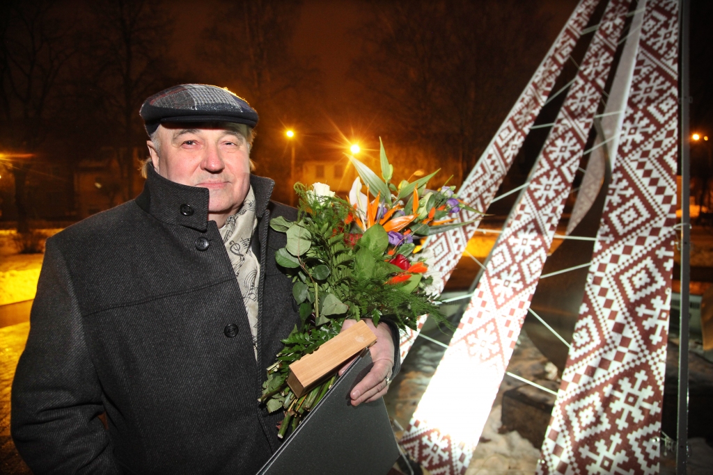 Atzinības krusta V šķiru piešķirs un par ordeņa kavalieri iecels arī Gulbenes mūzikas skolas pūšaminstrumentu spēles pedagogu, pūtēju orķestra māksliniecisko vadītāju un diriģentu Donātu Veikšānu.
Autors: no Dzirksteles arhīva