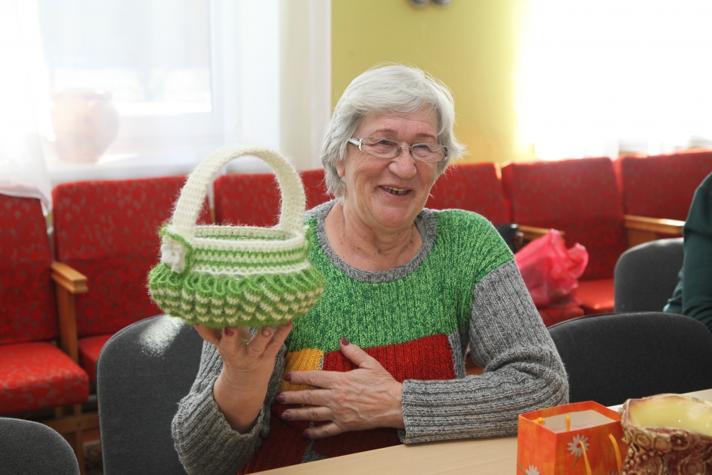 Pirms Lieldienām rokdarbu pulciņa vadītāja Pārsla Hamote internetā ieraudzīja tamborētu groziņu olām, un, lūk, kāds izskatās viņas tamborētais groziņš. 
Autors: Gatis Bogdanovs