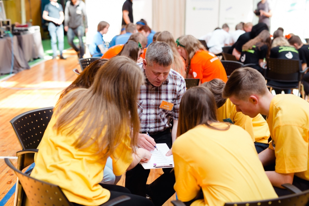 Konkursa norises moments 2017.gadā.
Autors: no konkursa “FIZMIX Eksperiments” arhīva