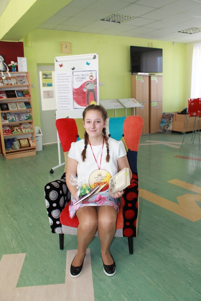 Gulbenes 2.vidusskolas skolniece Emīlija Mia Kundrate ir izcīnījusi nacionālās “Skaļās lasīšanas” Gulbenes reģiona uzvarētājas titulu. 
Autors: no Gulbenes novada bibliotēkas