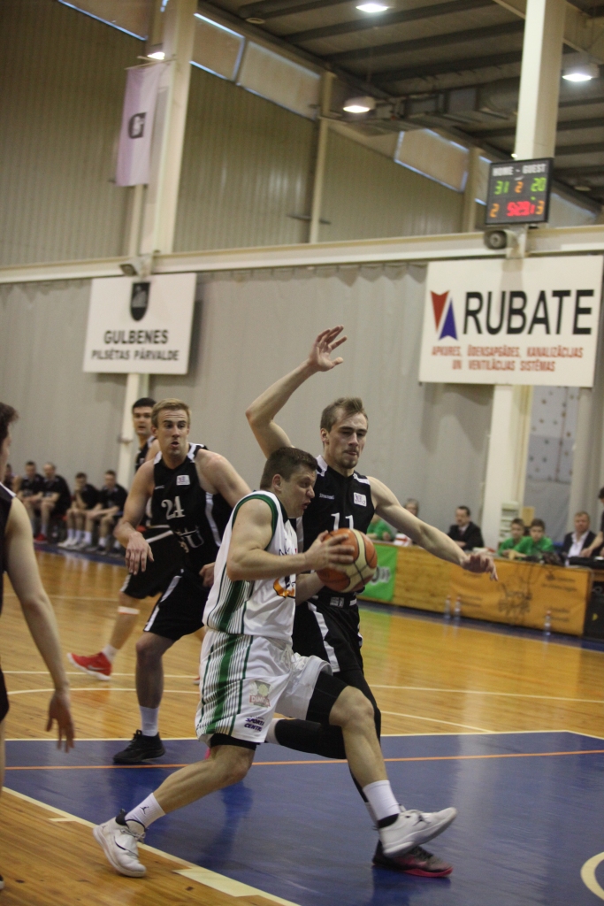 Raimonds Gabrāns sasniedza “Buku” lielāko pārsvaru spēlē pret RTU pēc realizēta 3 punktu metiena (+13), bet to noturēt neizdevās. 
Autors: Gatis Bogdanovs