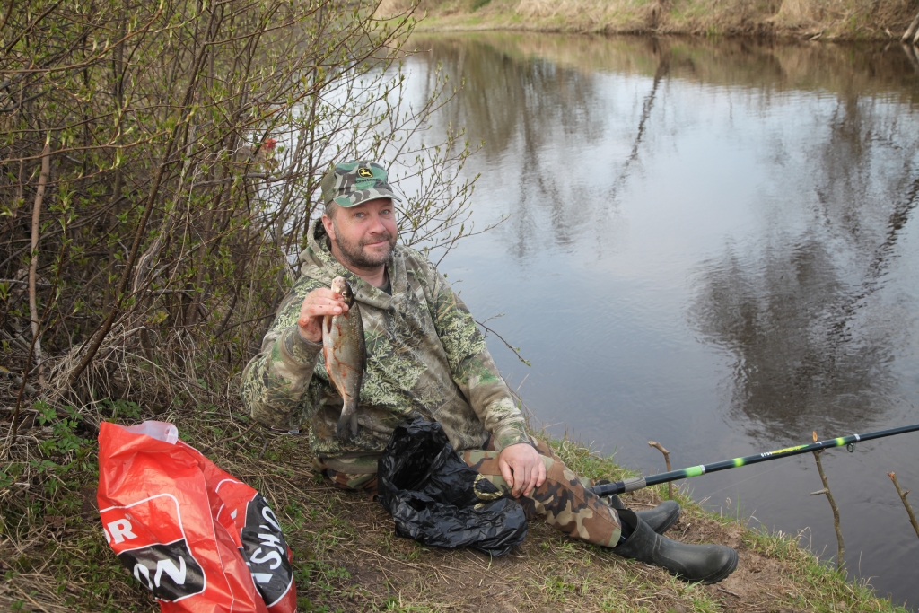 MB “Ozolkalns” pārstāvis Pēteris Boroduško startēja ne tikai komandu spēlē, bet arī pierādīja, ka noķert kādu vimbu viņam nemaz nav tik grūti.
Autors: Gatis Bogdanovs