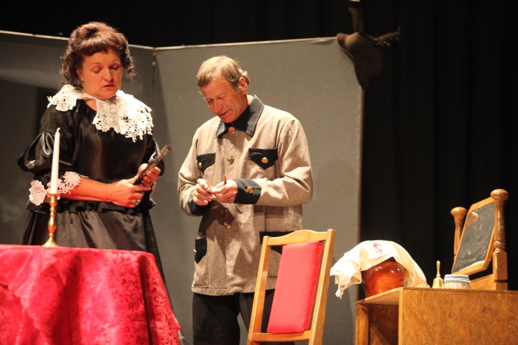 Galgauskas kultūras nama amatierteātris (režisore Līga Radiončika). Valentīna Skudrule
“Skaisti dziedi lakstīgala