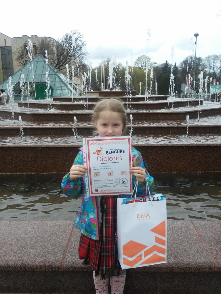 Olita Priede – erudīta un ar plašu redzesloku. Tieši viņa savā klašu grupā ir labākā  starptautiskajā matemātikas konkursā-spēlē “Ķengurs 2018”. 	
Autors: no personiskā arhīva
