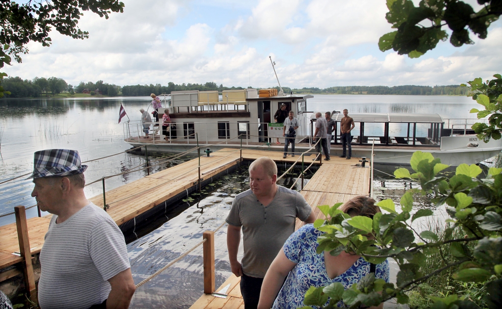 Autors: no “Dzirksteles” arhīva