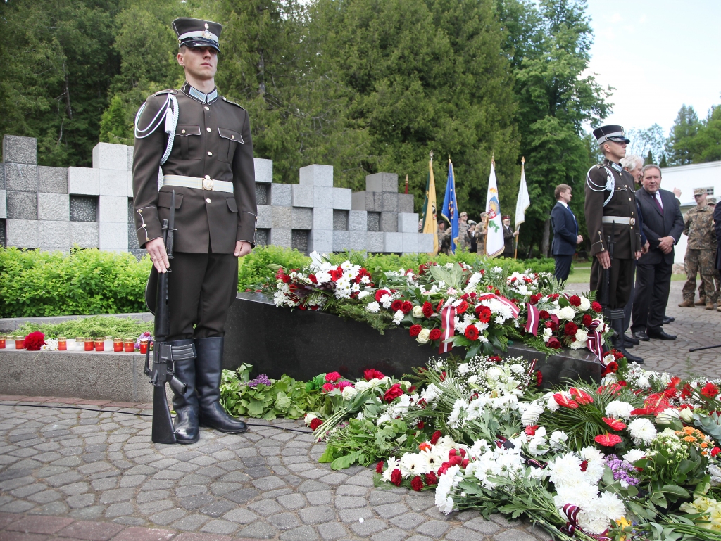 Autors: no “Dzirksteles” arhīva