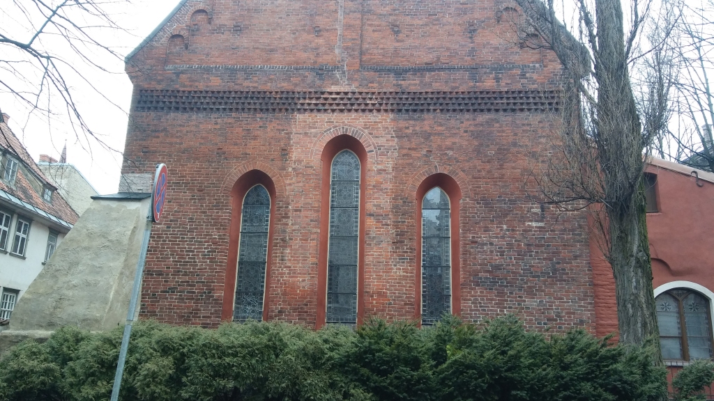 Uz šis sienas labi saskatāmi dažādos laika periodos veiktie baznīcas celtniecības un restaurācijas darbi. 
Autors: Pārsla Konrāde