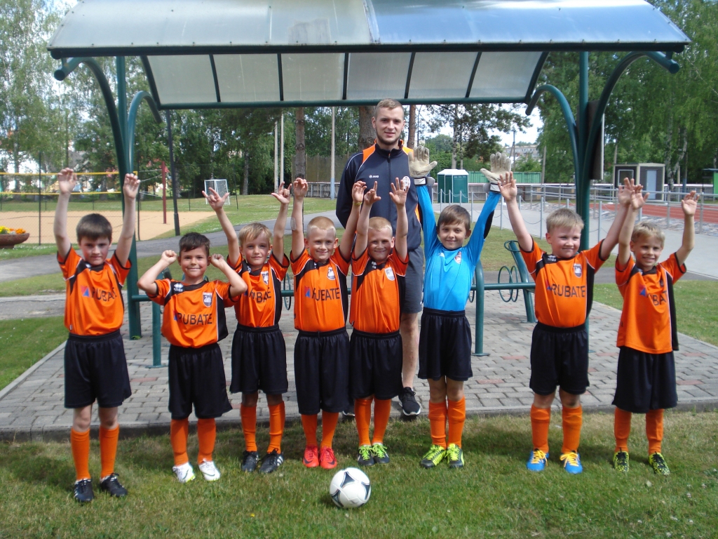 Aizvadot pirmās spēles, FB “Gulbene 2005” zēnu komanda pierādīja, ka pašlaik ir labi sagatavota futbolam.
Autors: no privātā arhīva