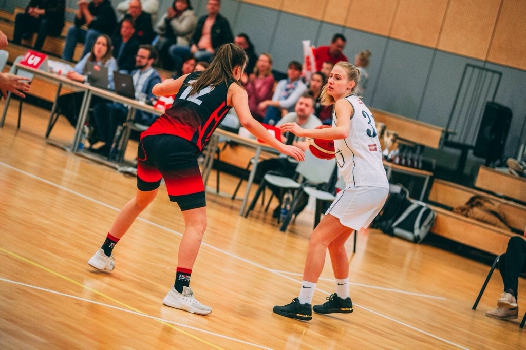 Gulbeniete Kristiāna Sprudzāne ir gan studente, gan basketboliste, kura spēlē augstskolas komandā un Latvijas U20 izlasē. 
Autors: no personiskā arhīva