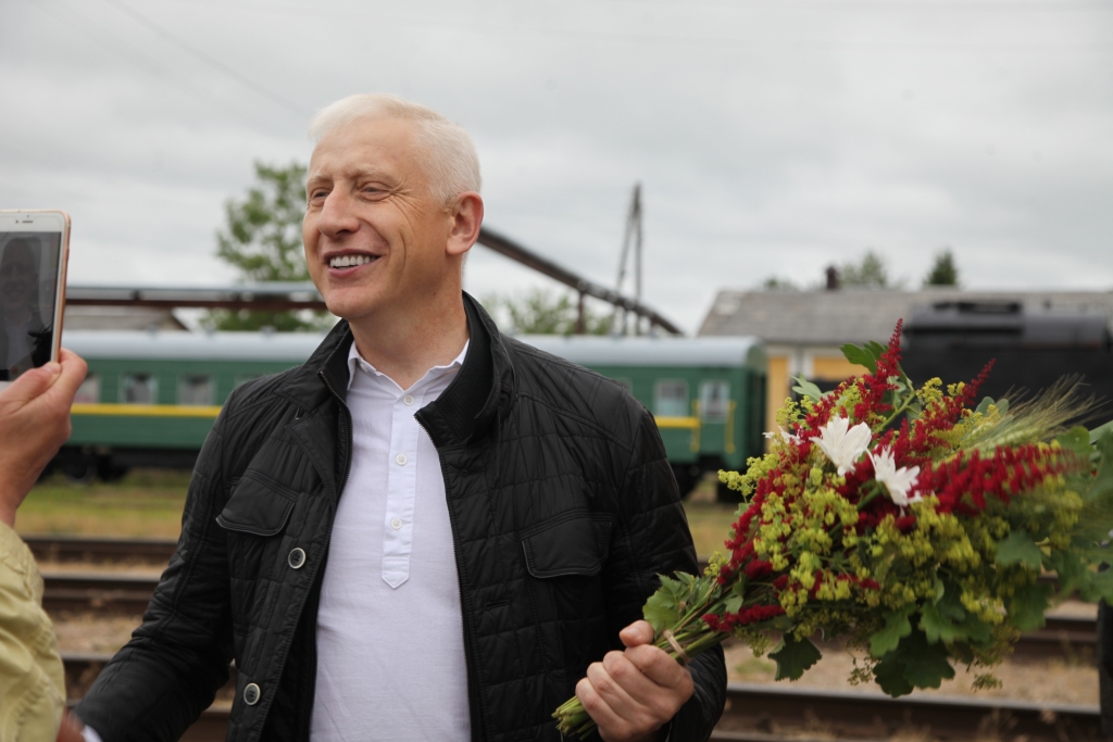 “Nu es tak jums saku - braucām, braucām un atbraucām,” Rīgas žurnālistus apgaismo novada domes vadītājs Normunds Audzišs.
Autors: Gatis Bogdanovs