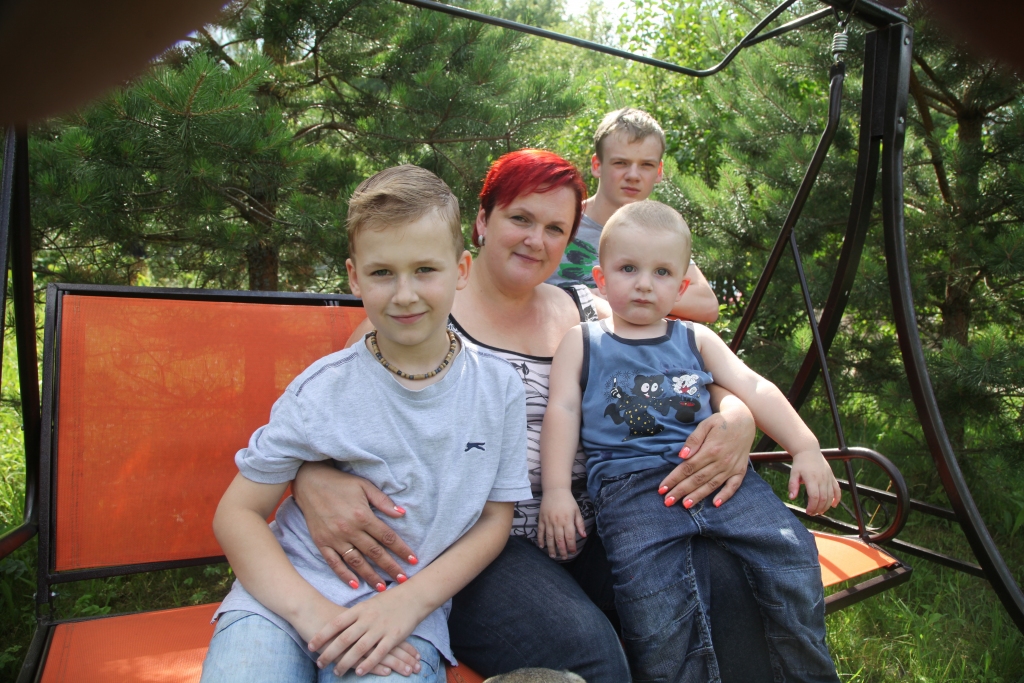 Anitas bagātība – četri dēli. Vecākais – Denijs, tad Rolands un pats mazākais Mārcis. Savukārt Janeks nebija pierunājams fotografēties. 
Autors: Gatis Bogdanovs