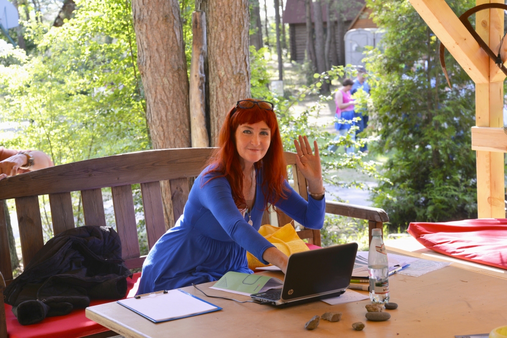 Astroloģe Guna Kārkliņa reti šķiras no klēpjdatora, jo viņa joprojām jūtas kā žurnāliste visu notikumu degpunktā. 
Autors: no personiskā arhīva